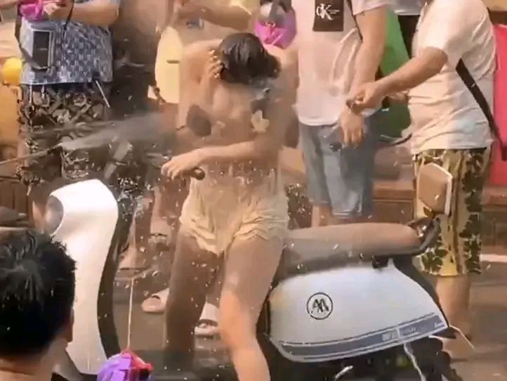 撕衣服手机破解版安卓手机破解软件下载-第2张图片-太平洋在线下载